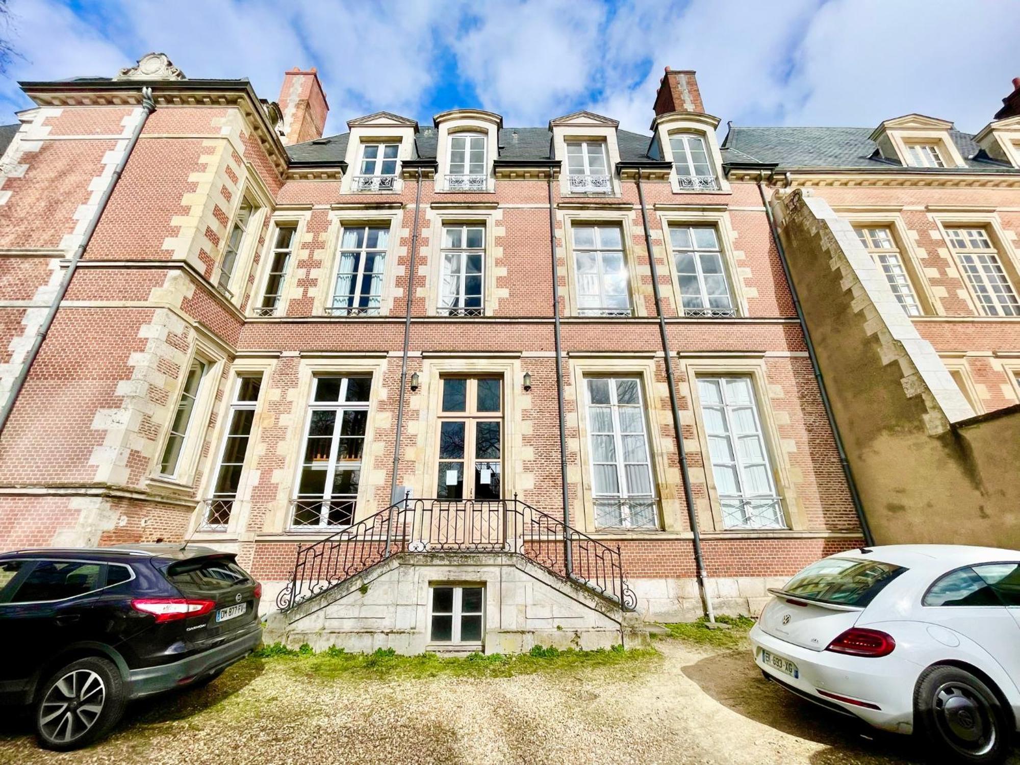 Apartment - Le Royal - Lumineux - Stationnement *