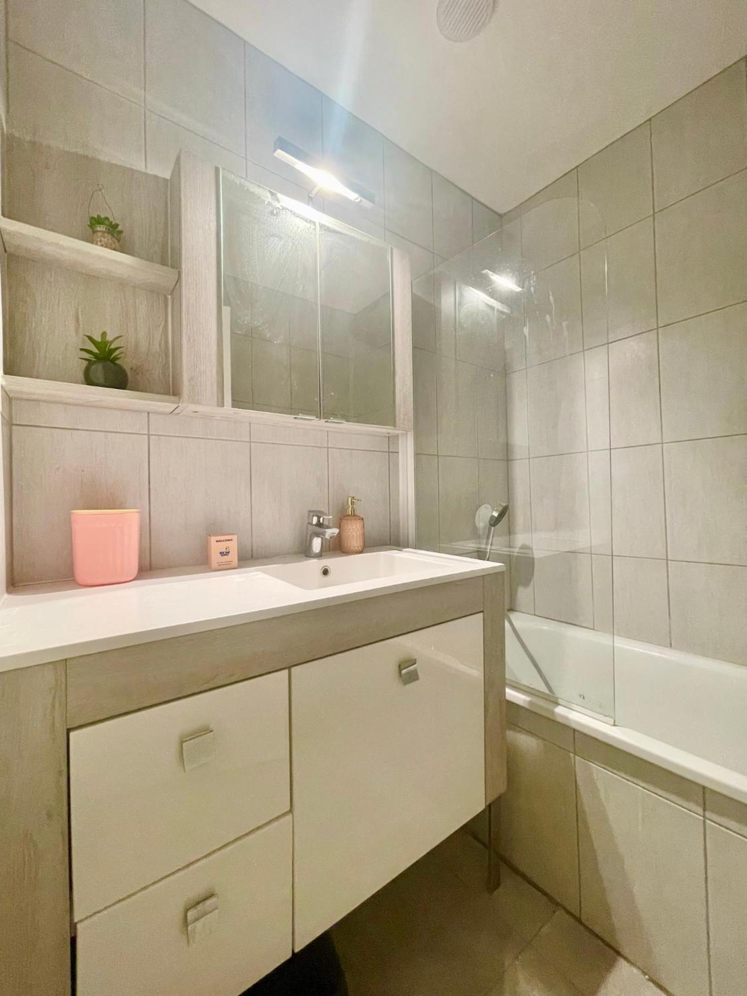 Apartment - Le Royal - Lumineux - Stationnement Orleans